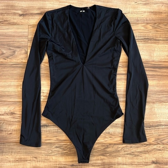 ALIX NYC Black Deep Vneck Longsleeve Irving Bodysuit Size Large - Picture 2 of 7